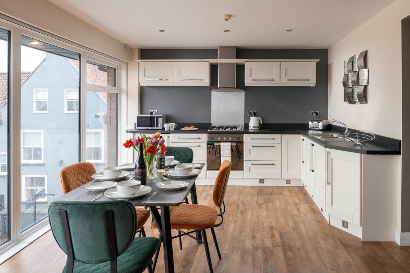 Number 3 Pier Road Apartment Уитби Екстериор снимка