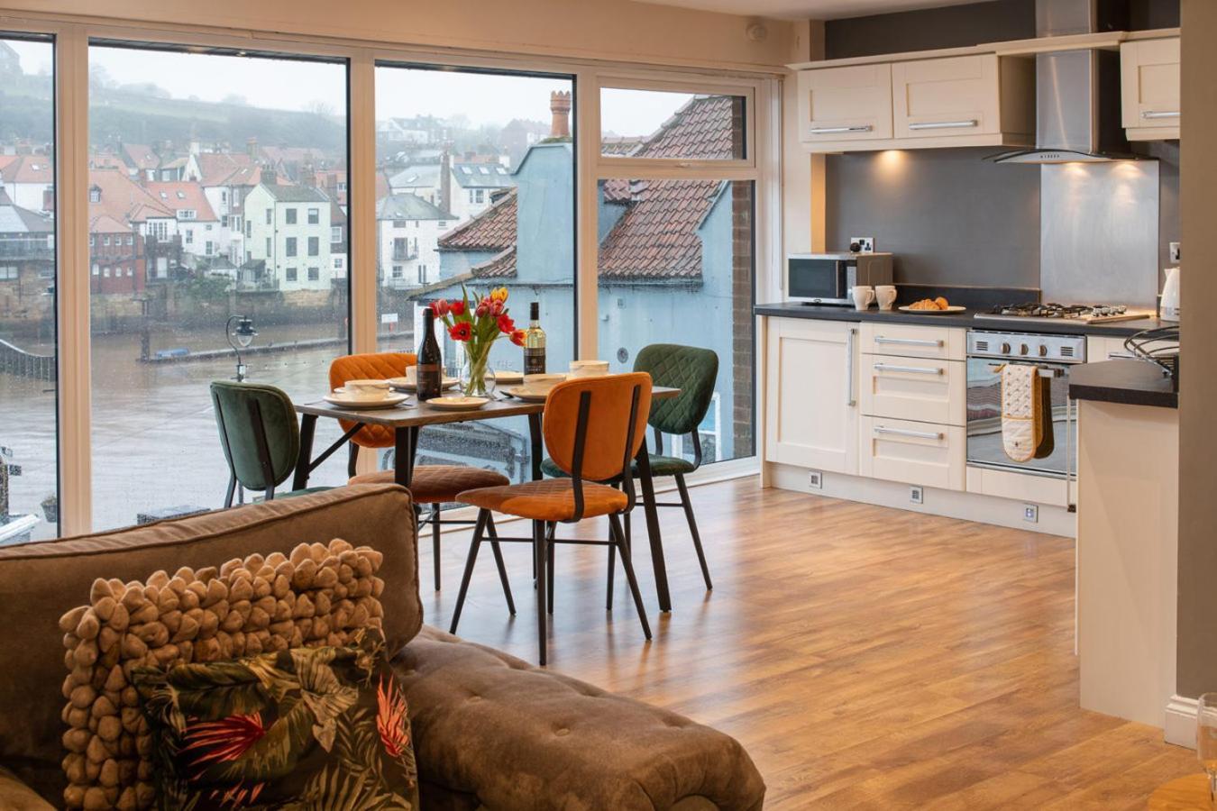 Number 3 Pier Road Apartment Уитби Екстериор снимка